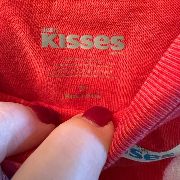 Valentine’s Day Hershey’s Kisses Kids XO Red and Tan Sz 3T Shirts set of 2 - Picture 4 of 10
